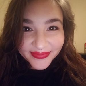 Meet your Posher, Elise